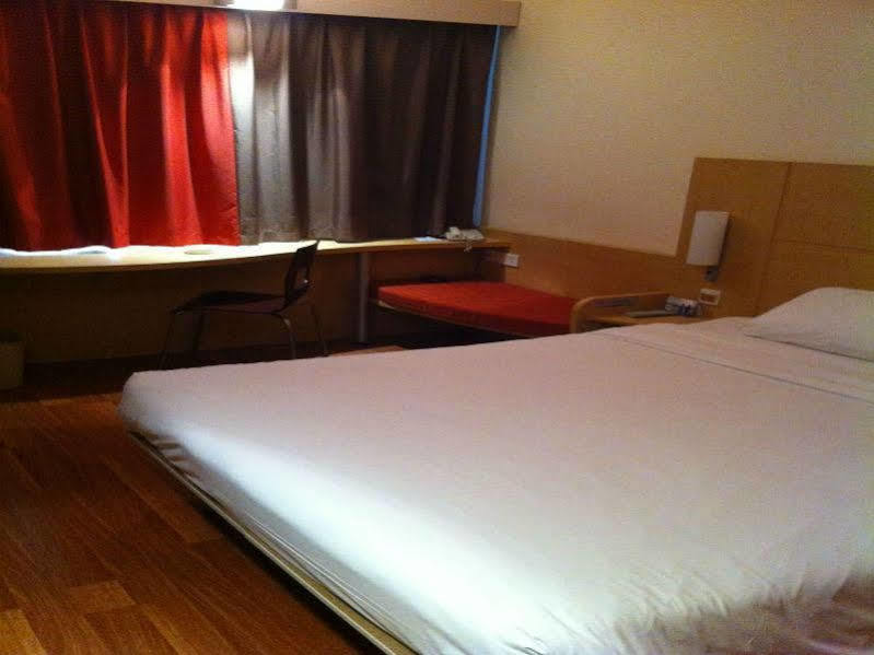 Ibis Chengdu Yongfeng Hotel Kültér fotó